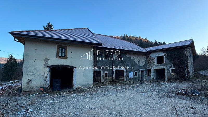 Maison - 804 m² - 3 pièces