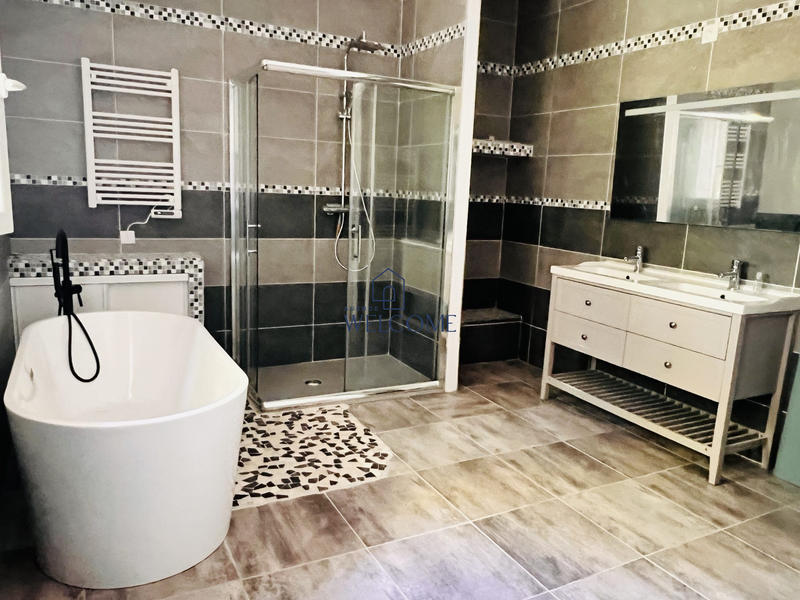 Maison - 183 m² - 5 pièces