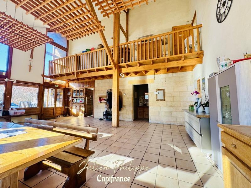 Maison - 500 m² - 12 pièces