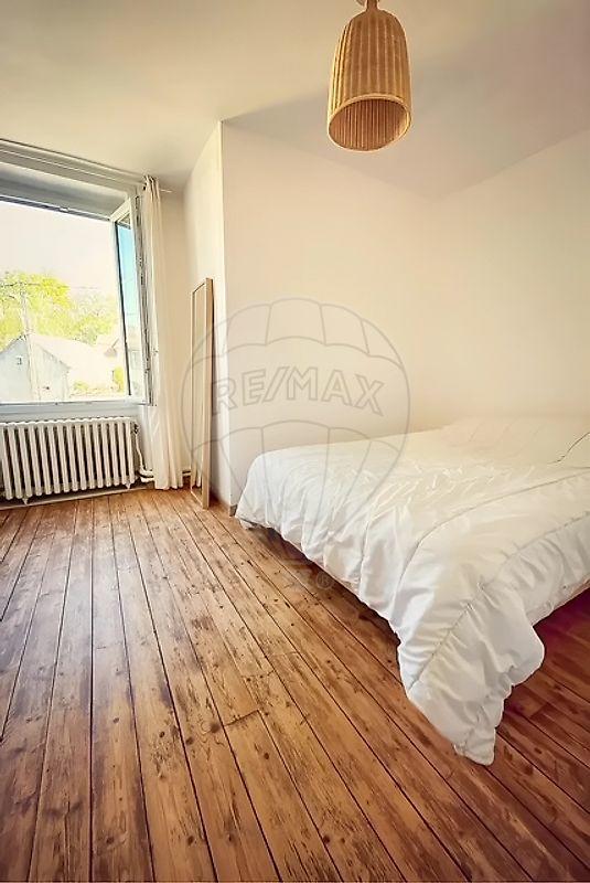 Maison - 242 m² - 6 pièces