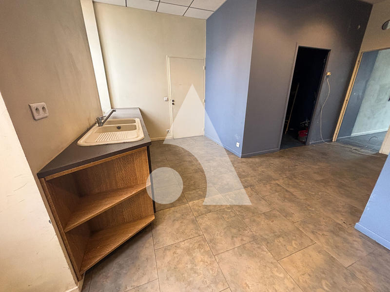 Local commercial - 106 m² - 4 pièces