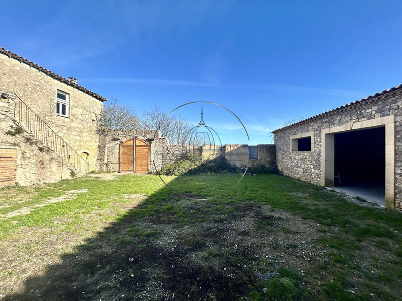 Mas - 700 m² - 10 pièces