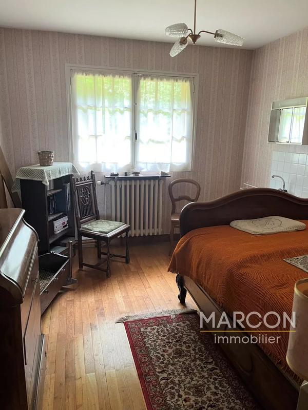 Maison - 186 m² - 10 pièces