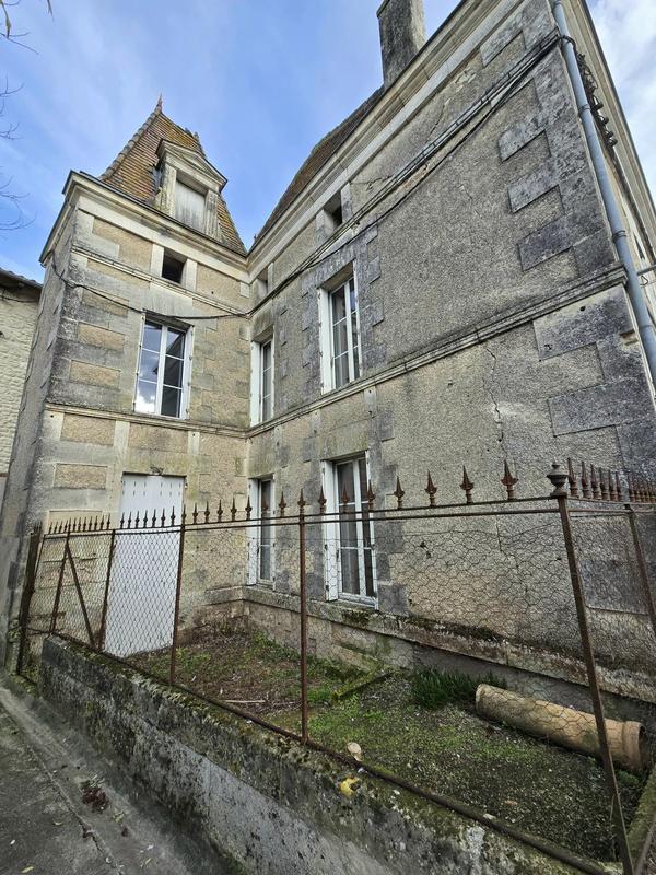Maison traditionnelle - 170 m² - 6 pièces