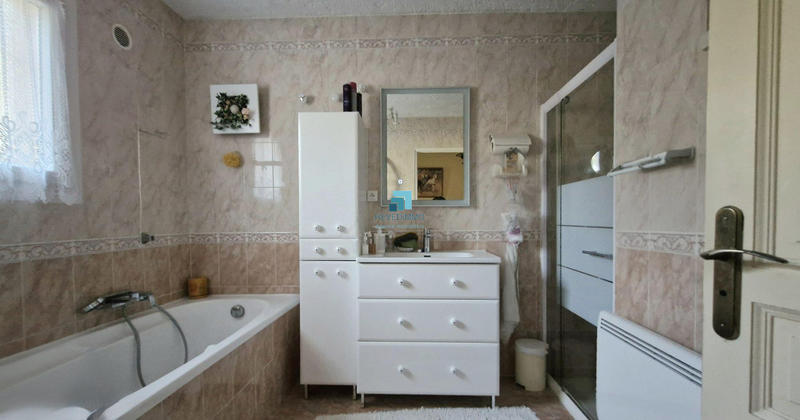 Maison - 140 m² - 5 pièces