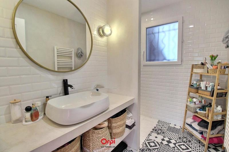 Maison - 110 m² - 4 pièces