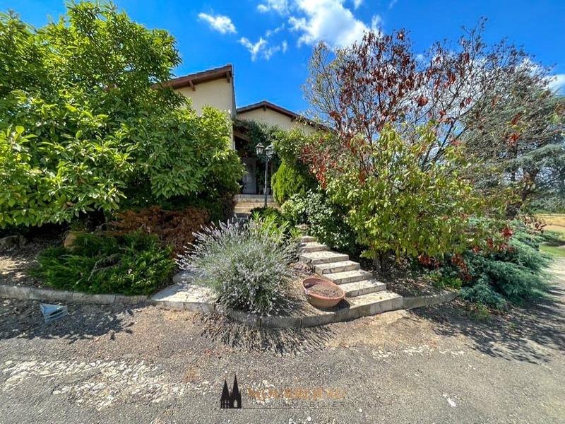 Maison - 191 m² - 10 pièces