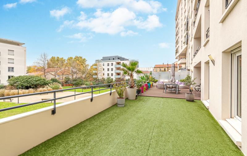 Appartement - 204 m² - 5 pièces