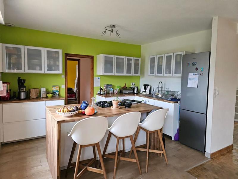 Maison - 202 m² - 9 pièces