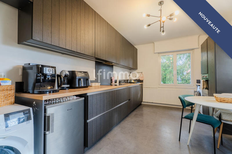 Maison - 225 m² - 7 pièces