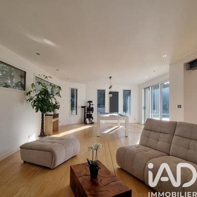 Maison - 167 m² - 7 pièces