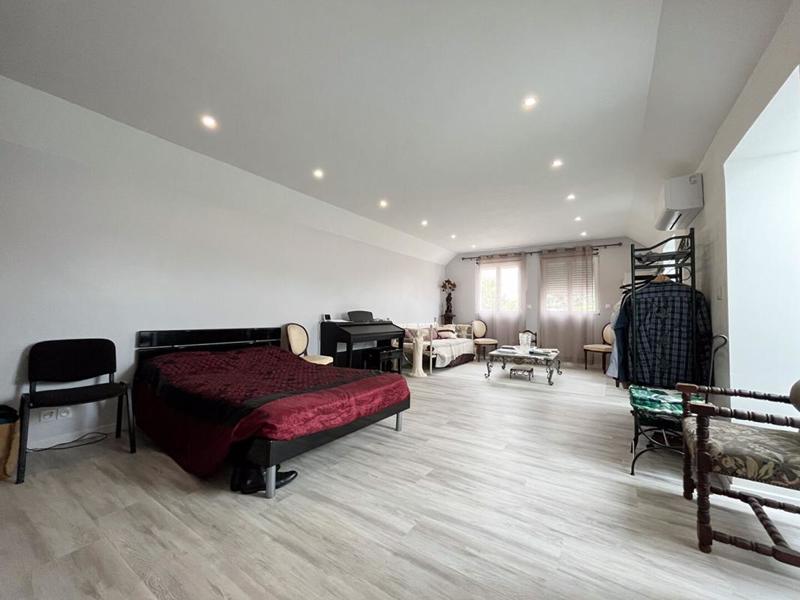 Maison - 191 m² - 8 pièces