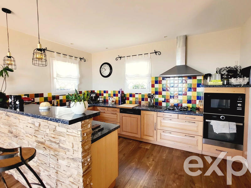 Villa - 224 m² - 8 pièces