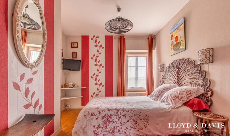 Maison ancienne - 300 m² - 10 pièces