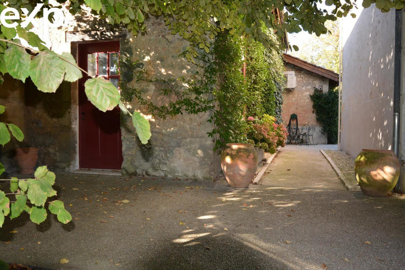 Maison - 300 m² - 9 pièces