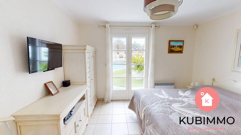 Maison - 210 m² - 8 pièces