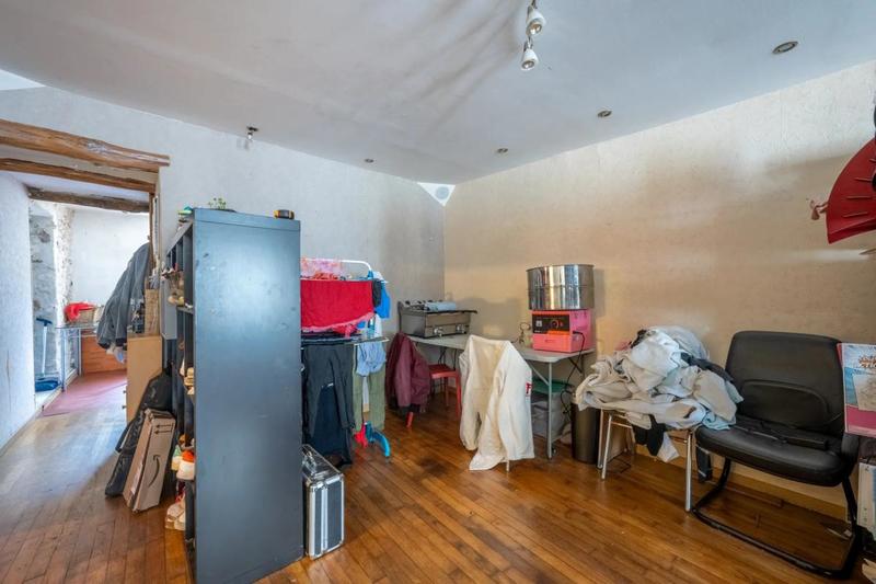 Appartement - 75 m² - 5 pièces