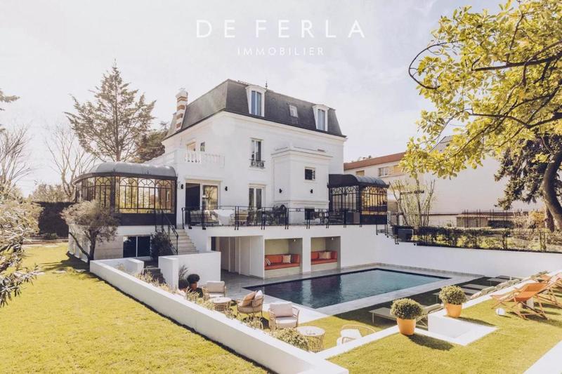 Maison de maîtres - 536 m² - 15 pièces