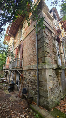 Maison - 300 m² - 10 pièces