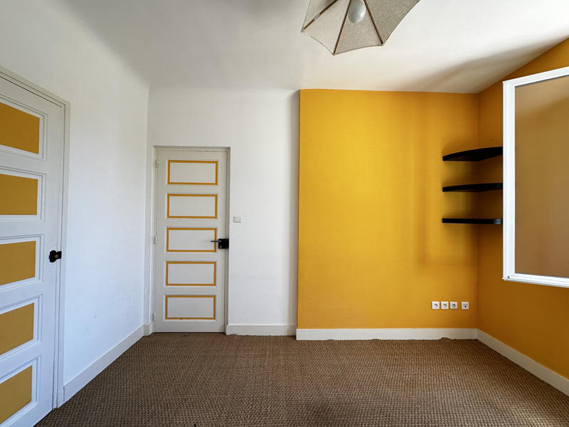 Maison - 208 m² - 9 pièces