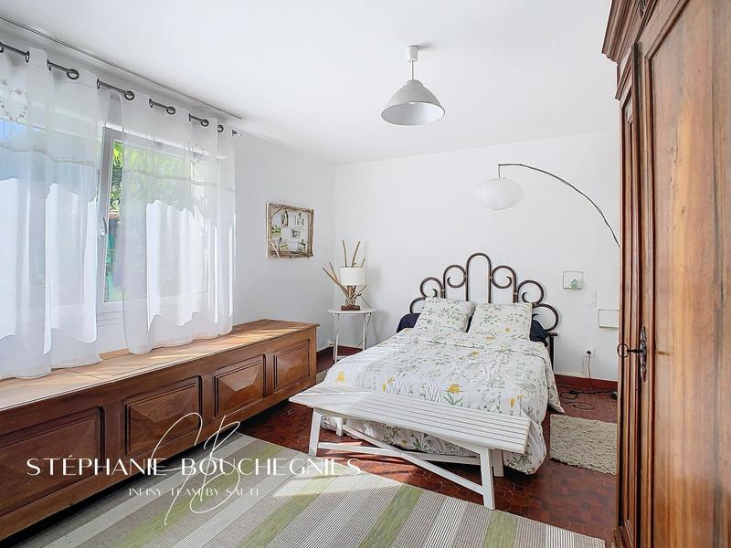 Maison - 223 m² - 10 pièces