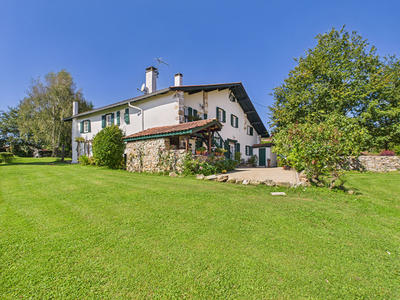 Maison - 252 m² - 6 pièces