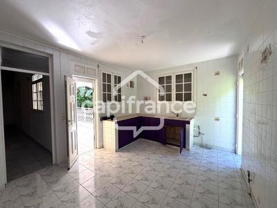 Maison - 280 m² - 10 pièces