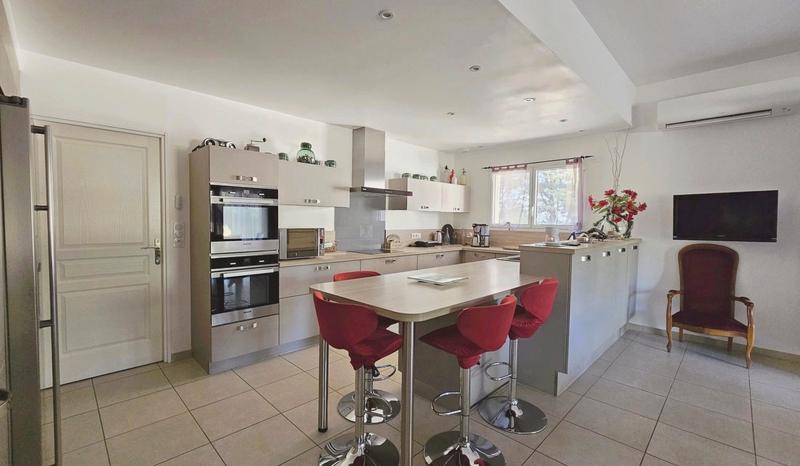 Villa - 196 m² - 6 pièces