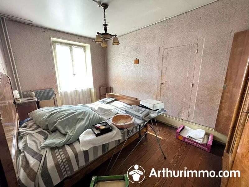 Maison - 182 m² - 9 pièces