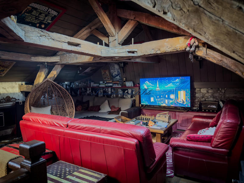 Maison - 220 m² - 9 pièces