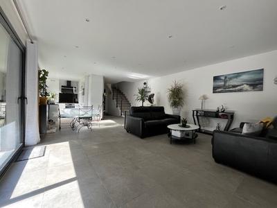 Maison - 106 m² - 4 pièces