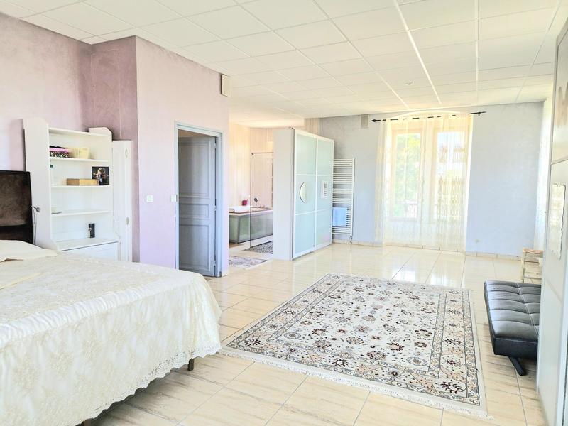 Maison de maîtres - 308 m² - 10 pièces