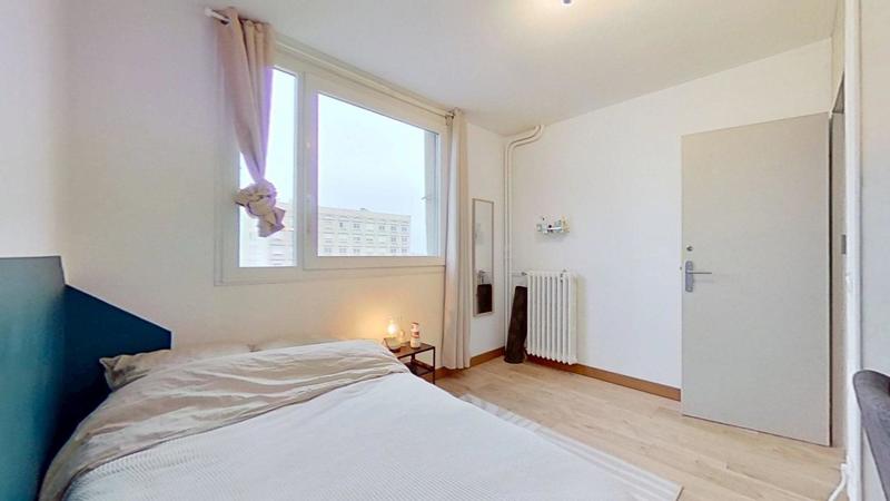 Appartement - 85 m² - 5 pièces