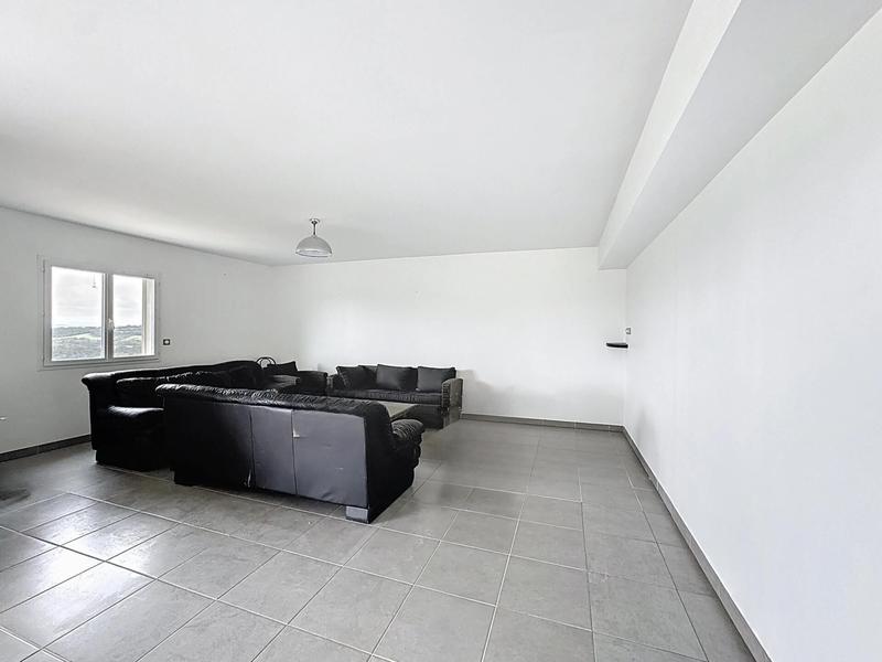 Maison - 204 m² - 7 pièces