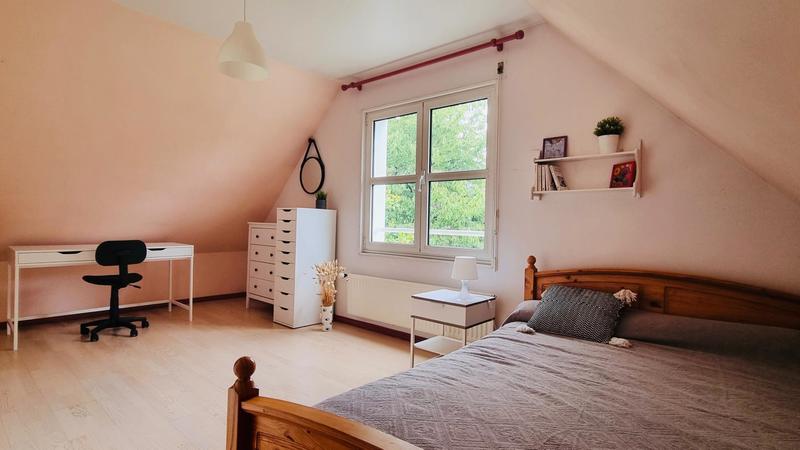 Maison - 210 m² - 7 pièces