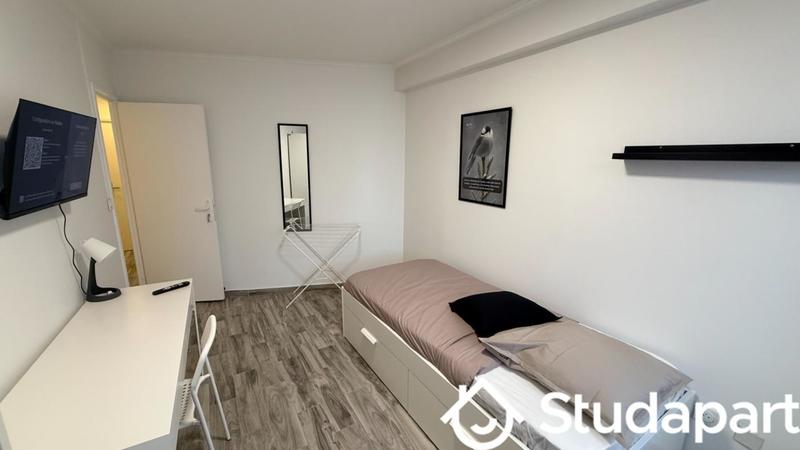 Chambre - 11 m² - 1 pièce