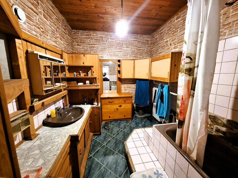 Maison - 219 m² - 6 pièces