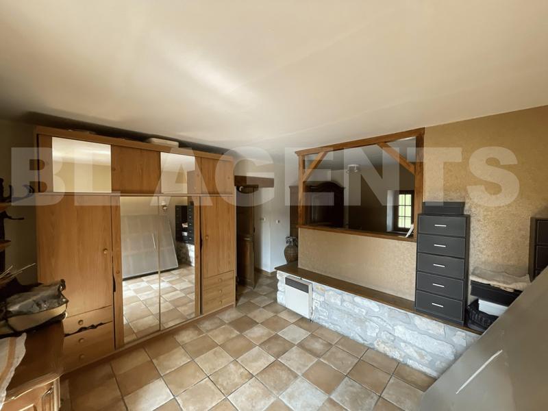 Maison - 177 m² - 7 pièces