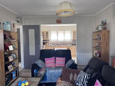 Maison - 93 m² - 4 pièces