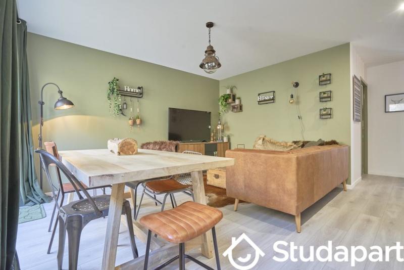 Chambre - 10 m² - 1 pièce