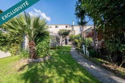 Maison - 200 m² - 8 pièces