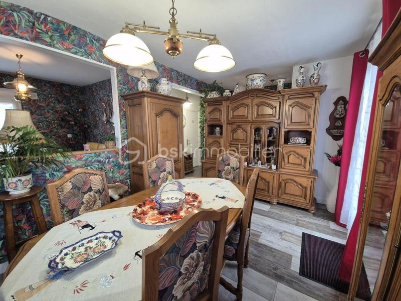 Maison traditionnelle - 111 m² - 6 pièces