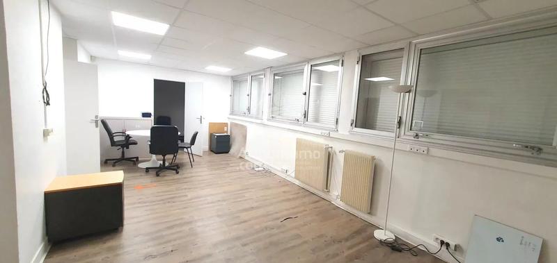 Bureau - 245 m² - 10 pièces