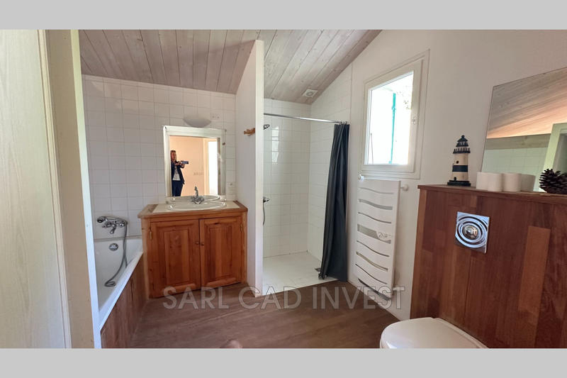 Maison - 180 m² - 8 pièces