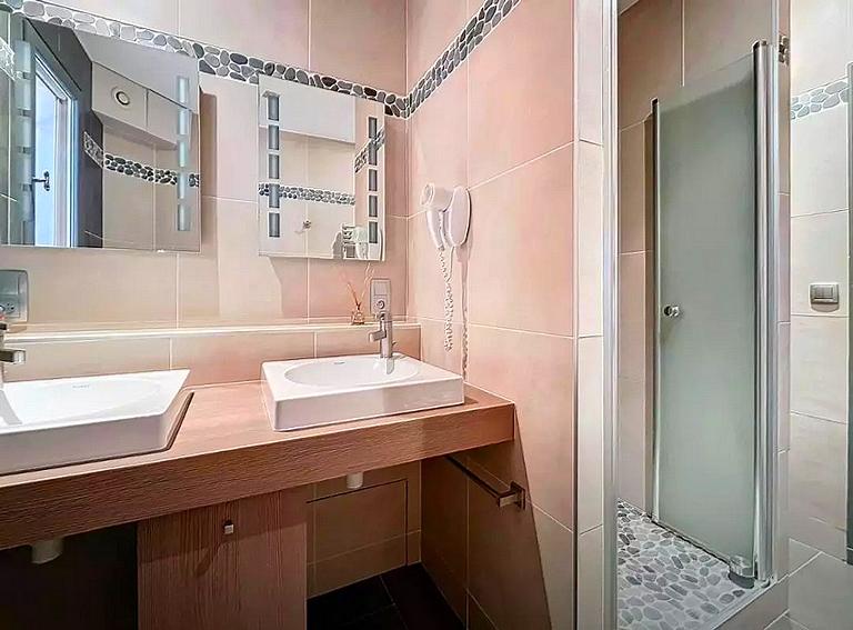 Villa - 145 m² - 9 pièces