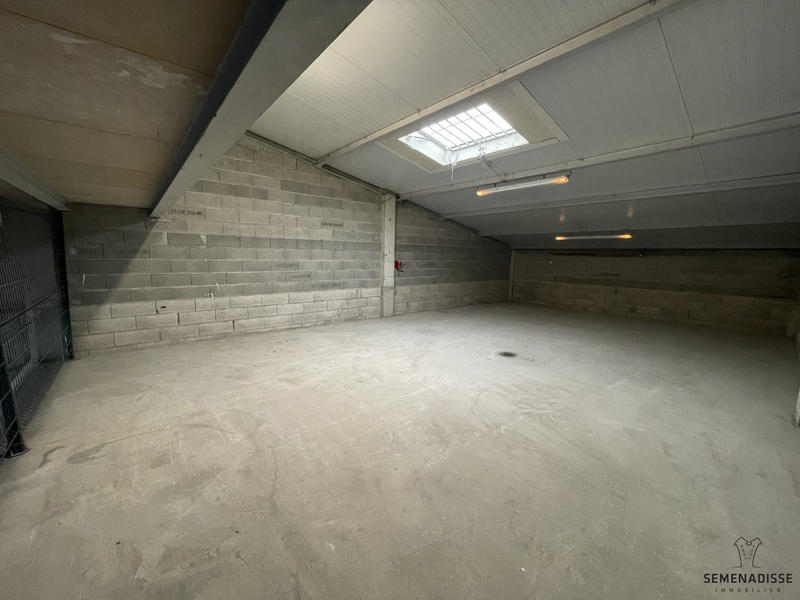 Entrepôt - 200 m²