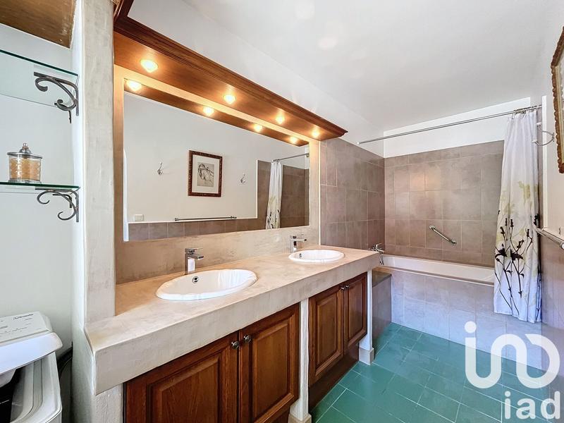 Maison - 220 m² - 8 pièces