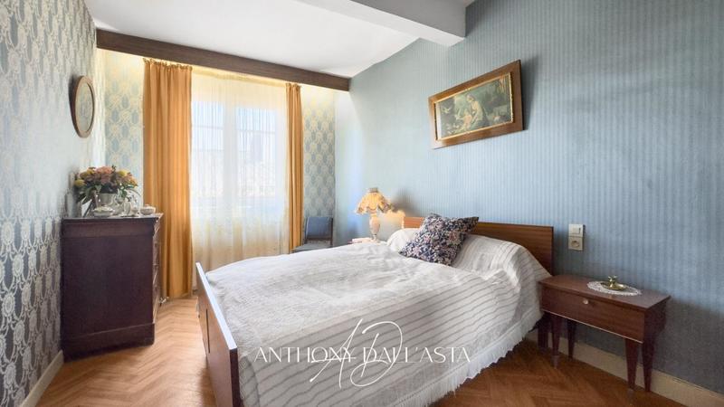 Maison - 207 m² - 6 pièces