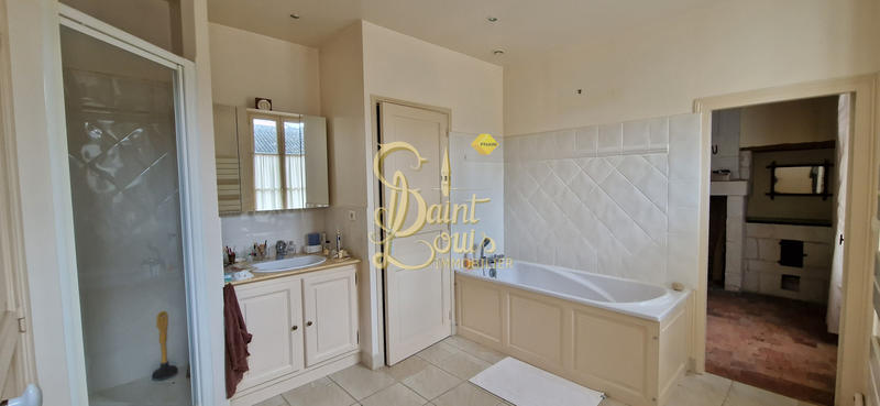 Maison - 234 m² - 8 pièces