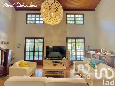 Maison - 201 m² - 5 pièces